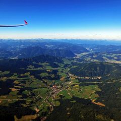 Flugwegposition um 15:31:38: Aufgenommen in der Nähe von Gemeinde Friesach, Österreich in 2356 Meter